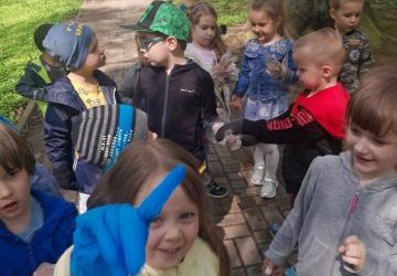 Akcja Sprzątania Ziemi – przedszkolaki dbają o naszą planetę